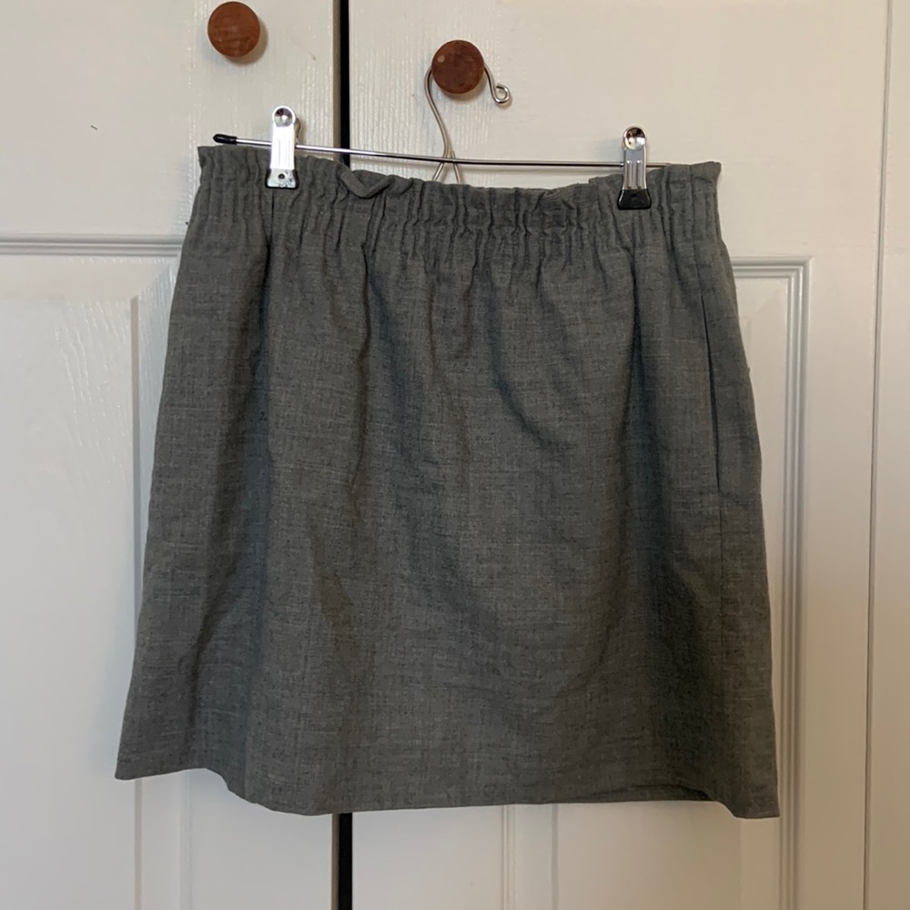 J Crew wool skirt in gray. Size 8